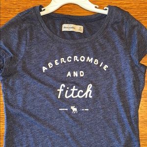 Abercrombie kids fitted TShirt, Bluish-Gray, M
